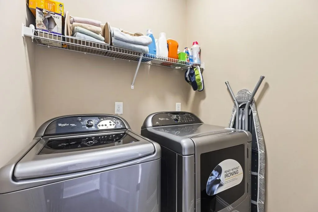 303 Alderwood Lane, Sandy Springs, Georgia 30328, 3 Bedrooms Bedrooms, ,3 BathroomsBathrooms,Residential,Sold,303 Alderwood Lane,6934514