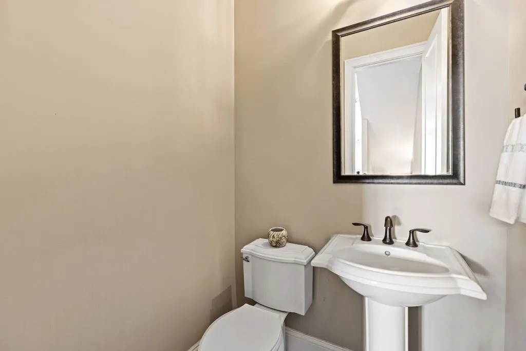 303 Alderwood Lane, Sandy Springs, Georgia 30328, 3 Bedrooms Bedrooms, ,3 BathroomsBathrooms,Residential,Sold,303 Alderwood Lane,6934514