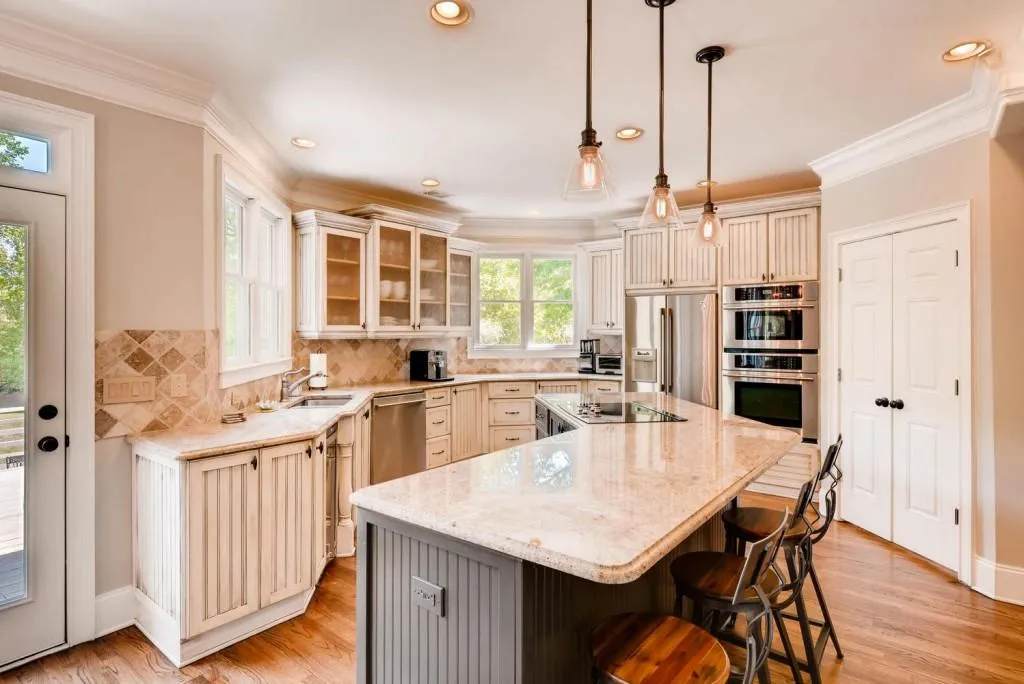 3900 Spalding Drive, Atlanta, Georgia 30350, 5 Bedrooms Bedrooms, ,4 BathroomsBathrooms,Residential,Sold,3900 Spalding Drive,6528217