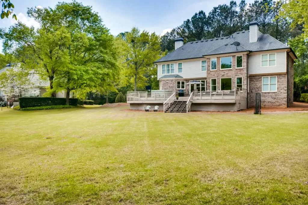 3900 Spalding Drive, Atlanta, Georgia 30350, 5 Bedrooms Bedrooms, ,4 BathroomsBathrooms,Residential,Sold,3900 Spalding Drive,6528217