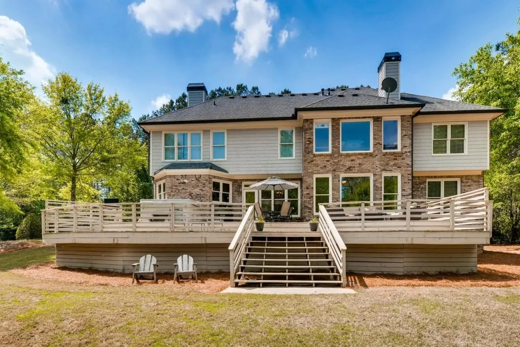 3900 Spalding Drive, Atlanta, Georgia 30350, 5 Bedrooms Bedrooms, ,4 BathroomsBathrooms,Residential,Sold,3900 Spalding Drive,6528217