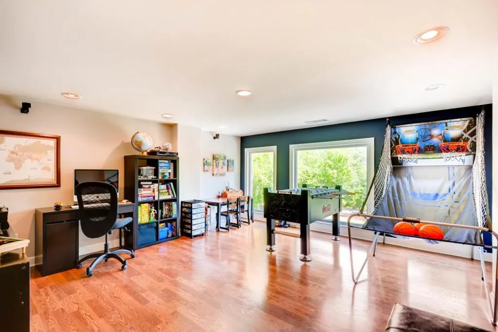 3900 Spalding Drive, Atlanta, Georgia 30350, 5 Bedrooms Bedrooms, ,4 BathroomsBathrooms,Residential,Sold,3900 Spalding Drive,6528217