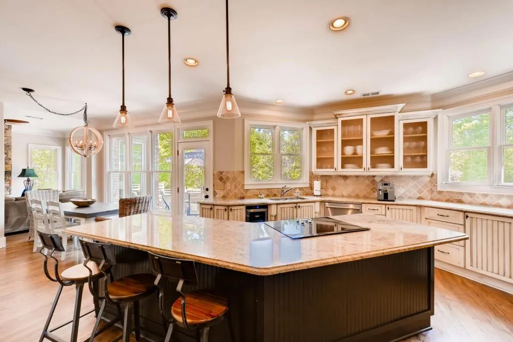 3900 Spalding Drive, Atlanta, Georgia 30350, 5 Bedrooms Bedrooms, ,4 BathroomsBathrooms,Residential,Sold,3900 Spalding Drive,6528217
