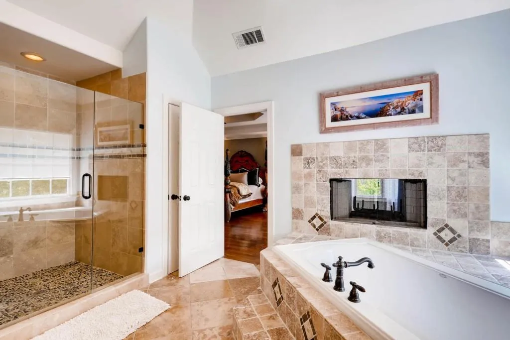 3900 Spalding Drive, Atlanta, Georgia 30350, 5 Bedrooms Bedrooms, ,4 BathroomsBathrooms,Residential,Sold,3900 Spalding Drive,6528217