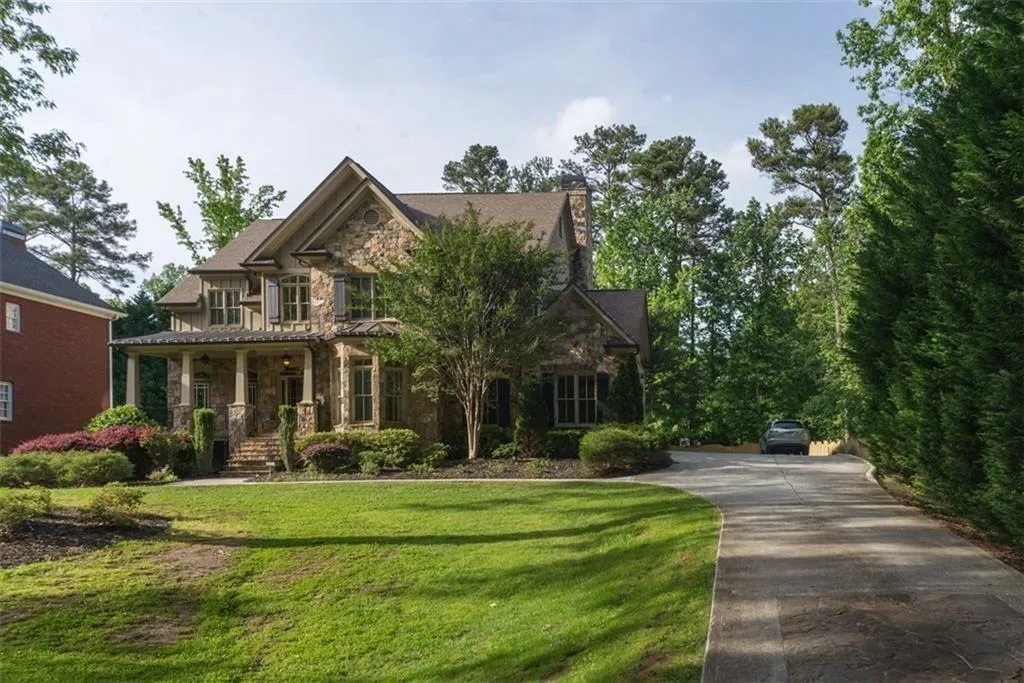 4140 Spalding Drive, Sandy Springs, Georgia 30350, 6 Bedrooms Bedrooms, ,5 BathroomsBathrooms,Residential,Sold,4140 Spalding Drive,6916406