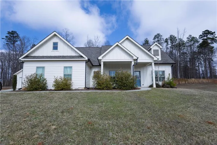 214 Oakwood Drive, Commerce, Georgia 30529