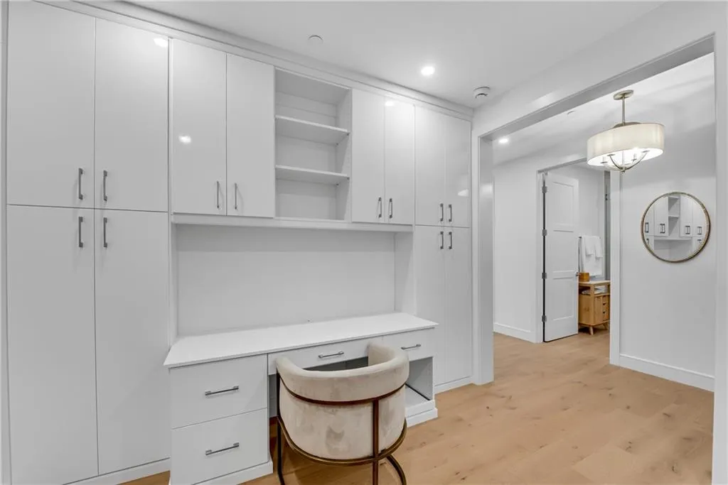 2425 Peachtree Road Ne Unit 902, Atlanta, Georgia 30305, 2 Bedrooms Bedrooms, ,3 BathroomsBathrooms,Residential,For Sale,2425 Peachtree Road Ne Unit 902,7587869
