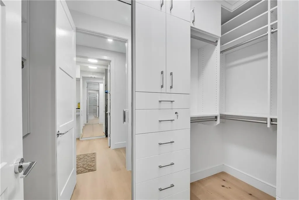 2425 Peachtree Road Ne Unit 902, Atlanta, Georgia 30305, 2 Bedrooms Bedrooms, ,3 BathroomsBathrooms,Residential,For Sale,2425 Peachtree Road Ne Unit 902,7587869