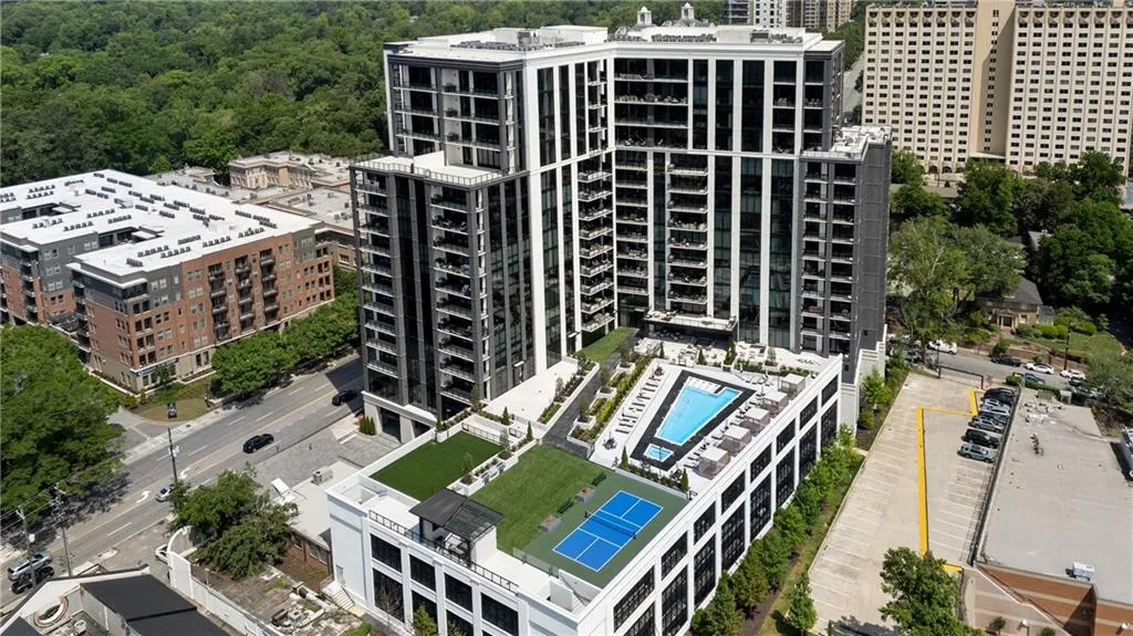2425 Peachtree Road Ne Unit 902, Atlanta, Georgia 30305, 2 Bedrooms Bedrooms, ,3 BathroomsBathrooms,Residential,For Sale,2425 Peachtree Road Ne Unit 902,7587869
