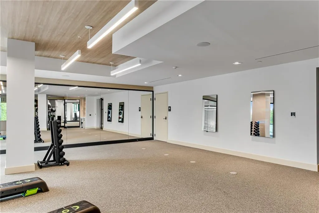 2425 Peachtree Road Ne Unit 902, Atlanta, Georgia 30305, 2 Bedrooms Bedrooms, ,3 BathroomsBathrooms,Residential,For Sale,2425 Peachtree Road Ne Unit 902,7587869