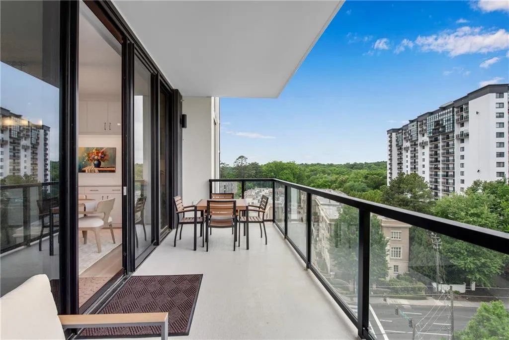 2425 Peachtree Road Ne Unit 902, Atlanta, Georgia 30305, 2 Bedrooms Bedrooms, ,3 BathroomsBathrooms,Residential,For Sale,2425 Peachtree Road Ne Unit 902,7587869