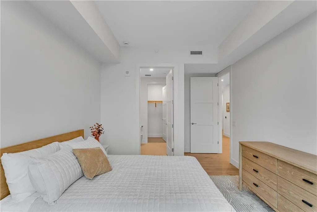 2425 Peachtree Road Ne Unit 902, Atlanta, Georgia 30305, 2 Bedrooms Bedrooms, ,3 BathroomsBathrooms,Residential,For Sale,2425 Peachtree Road Ne Unit 902,7587869