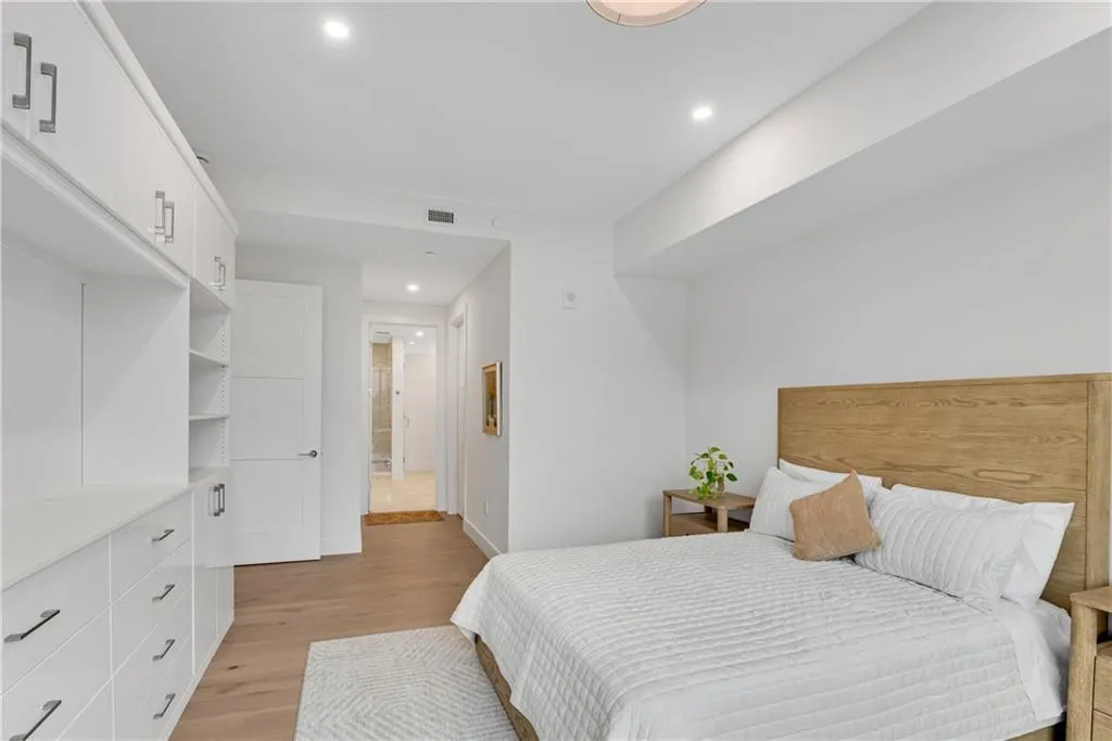 2425 Peachtree Road Ne Unit 902, Atlanta, Georgia 30305, 2 Bedrooms Bedrooms, ,3 BathroomsBathrooms,Residential,For Sale,2425 Peachtree Road Ne Unit 902,7587869