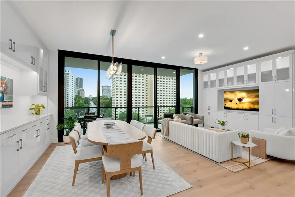 2425 Peachtree Road Ne Unit 902, Atlanta, Georgia 30305, 2 Bedrooms Bedrooms, ,3 BathroomsBathrooms,Residential,For Sale,2425 Peachtree Road Ne Unit 902,7587869