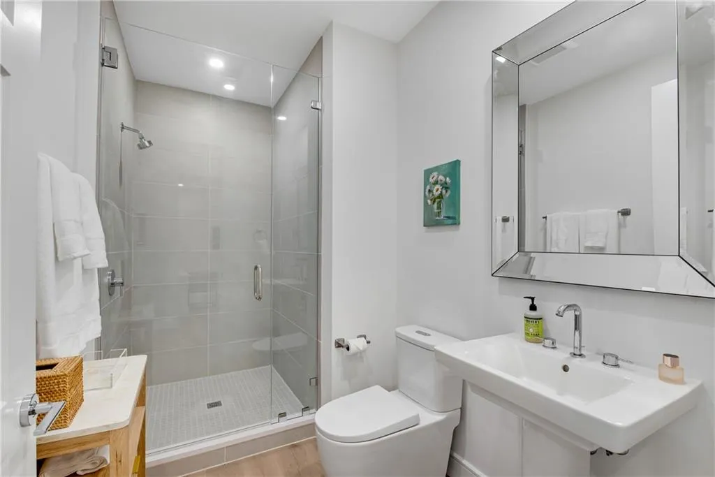 2425 Peachtree Road Ne Unit 902, Atlanta, Georgia 30305, 2 Bedrooms Bedrooms, ,3 BathroomsBathrooms,Residential,For Sale,2425 Peachtree Road Ne Unit 902,7587869
