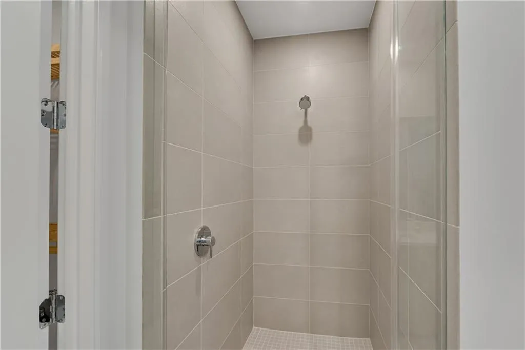 2425 Peachtree Road Ne Unit 902, Atlanta, Georgia 30305, 2 Bedrooms Bedrooms, ,3 BathroomsBathrooms,Residential,For Sale,2425 Peachtree Road Ne Unit 902,7587869
