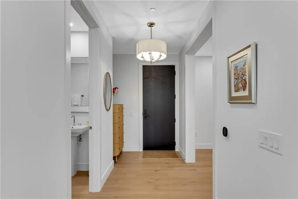 2425 Peachtree Road Ne Unit 902, Atlanta, Georgia 30305, 2 Bedrooms Bedrooms, ,3 BathroomsBathrooms,Residential,For Sale,2425 Peachtree Road Ne Unit 902,7587869