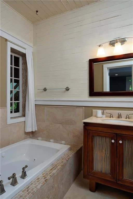 2323 Hurst Drive Ne, Atlanta, Georgia 30305, 4 Bedrooms Bedrooms, ,2 BathroomsBathrooms,Residential,Sold,2323 Hurst Drive Ne,5738171