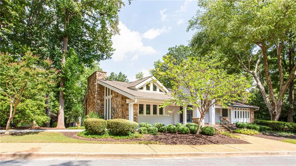 1005 Garden Court, Atlanta, Georgia 30328, 3 Bedrooms Bedrooms, ,2 BathroomsBathrooms,Residential,For Sale,1005 Garden Court,7646251