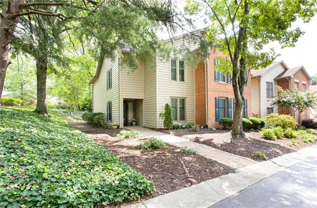 1005 Garden Court, Atlanta, Georgia 30328, 3 Bedrooms Bedrooms, ,2 BathroomsBathrooms,Residential,For Sale,1005 Garden Court,7646251
