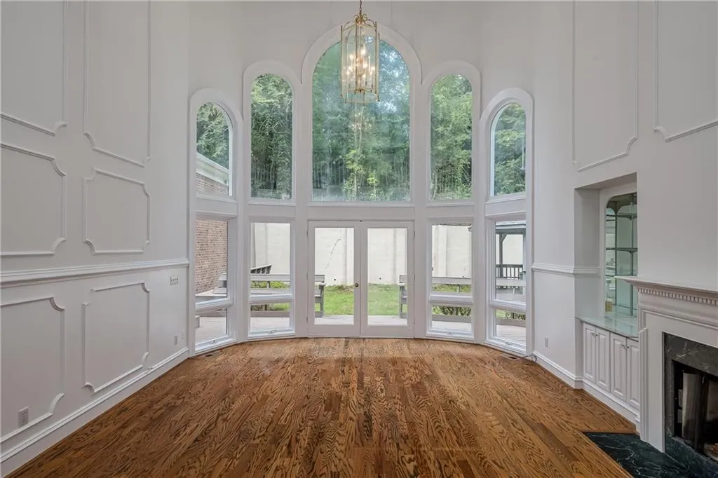 5127 Powers Ferry Road, Sandy Springs, Georgia 30327, 5 Bedrooms Bedrooms, ,4 BathroomsBathrooms,Residential,Sold,5127 Powers Ferry Road,6927836