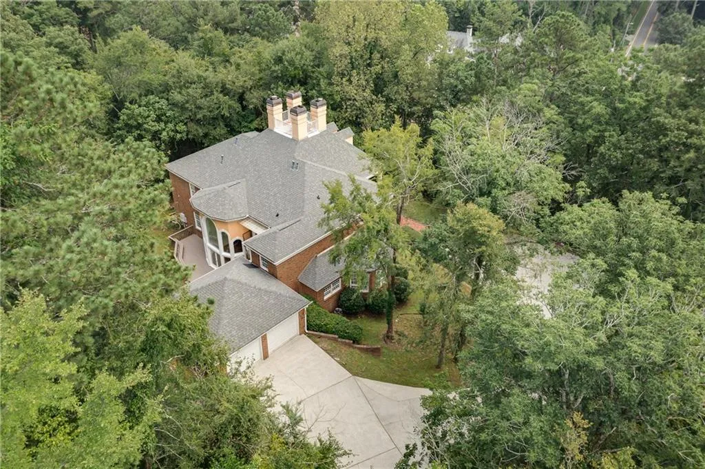 5127 Powers Ferry Road, Sandy Springs, Georgia 30327, 5 Bedrooms Bedrooms, ,4 BathroomsBathrooms,Residential,Sold,5127 Powers Ferry Road,6927836