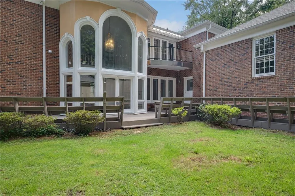 5127 Powers Ferry Road, Sandy Springs, Georgia 30327, 5 Bedrooms Bedrooms, ,4 BathroomsBathrooms,Residential,Sold,5127 Powers Ferry Road,6927836