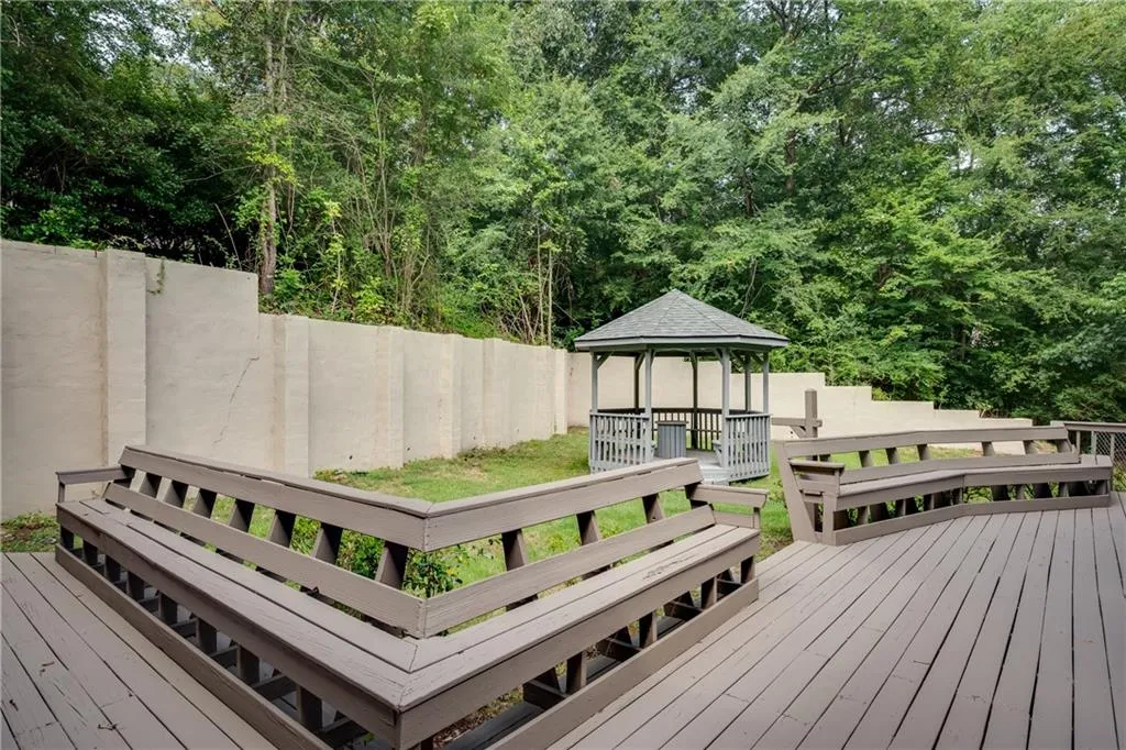 5127 Powers Ferry Road, Sandy Springs, Georgia 30327, 5 Bedrooms Bedrooms, ,4 BathroomsBathrooms,Residential,Sold,5127 Powers Ferry Road,6927836