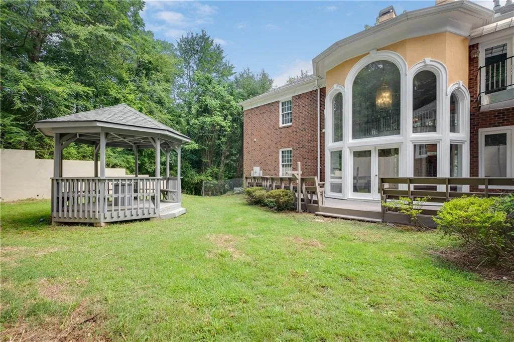 5127 Powers Ferry Road, Sandy Springs, Georgia 30327, 5 Bedrooms Bedrooms, ,4 BathroomsBathrooms,Residential,Sold,5127 Powers Ferry Road,6927836