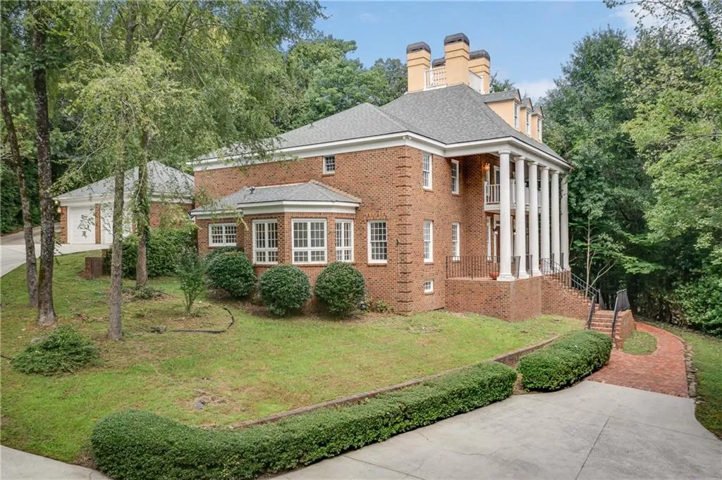5127 Powers Ferry Road, Sandy Springs, Georgia 30327, 5 Bedrooms Bedrooms, ,4 BathroomsBathrooms,Residential,Sold,5127 Powers Ferry Road,6927836