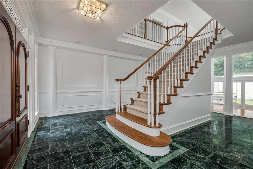 5127 Powers Ferry Road, Sandy Springs, Georgia 30327, 5 Bedrooms Bedrooms, ,4 BathroomsBathrooms,Residential,Sold,5127 Powers Ferry Road,6927836
