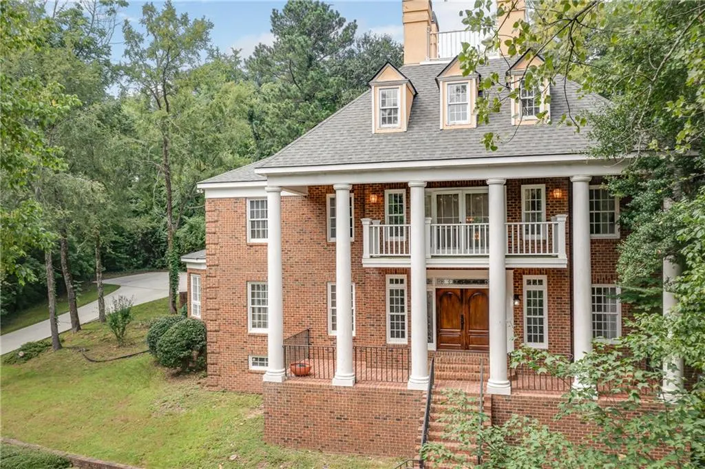 5127 Powers Ferry Road, Sandy Springs, Georgia 30327, 5 Bedrooms Bedrooms, ,4 BathroomsBathrooms,Residential,Sold,5127 Powers Ferry Road,6927836