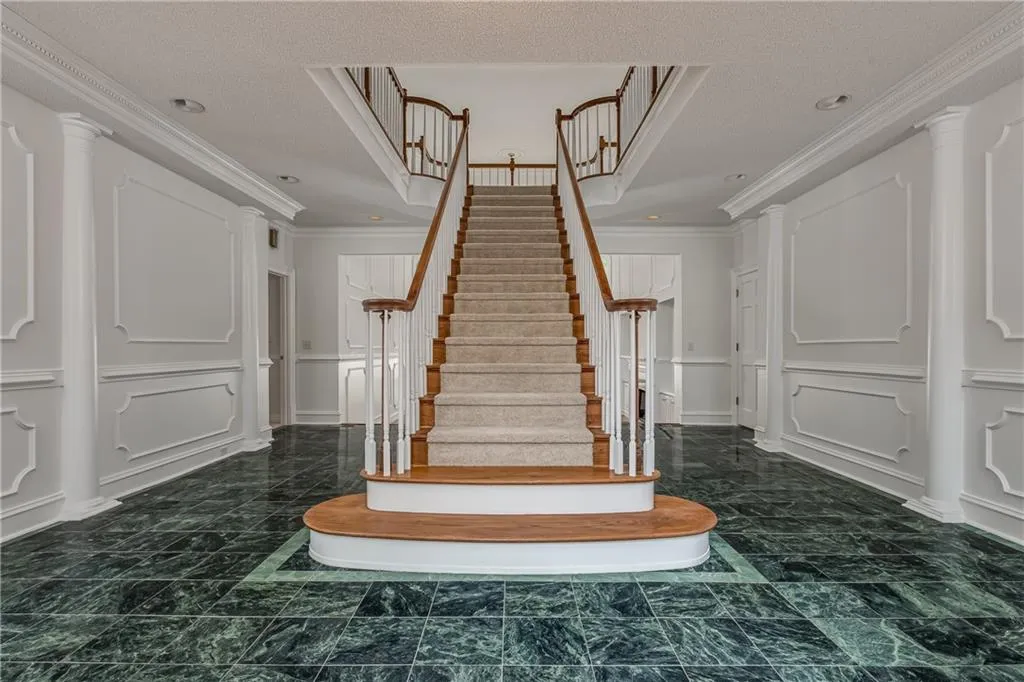 5127 Powers Ferry Road, Sandy Springs, Georgia 30327, 5 Bedrooms Bedrooms, ,4 BathroomsBathrooms,Residential,Sold,5127 Powers Ferry Road,6927836