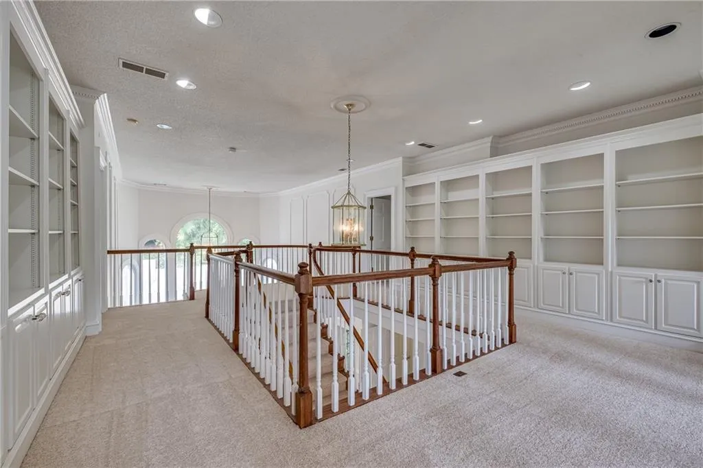 5127 Powers Ferry Road, Sandy Springs, Georgia 30327, 5 Bedrooms Bedrooms, ,4 BathroomsBathrooms,Residential,Sold,5127 Powers Ferry Road,6927836