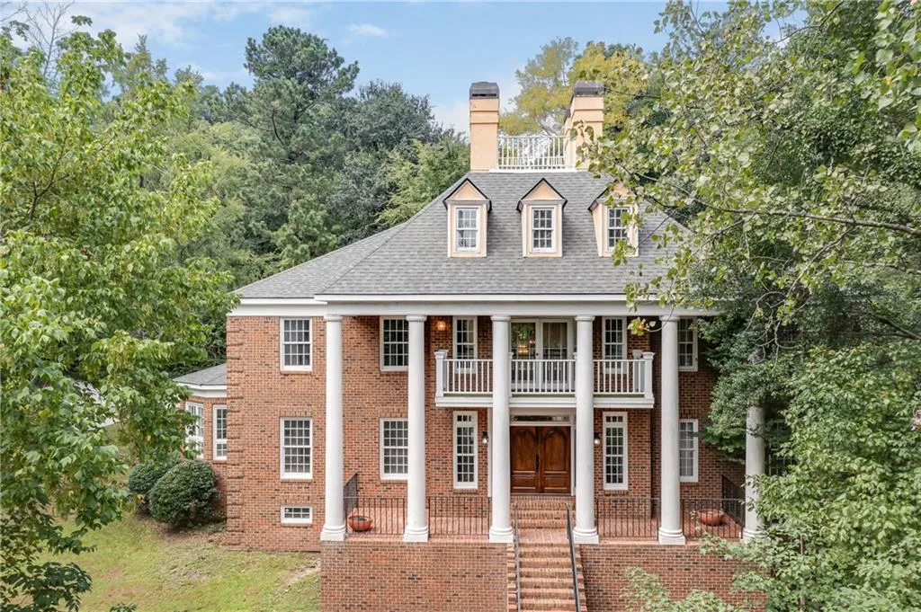 5127 Powers Ferry Road, Sandy Springs, Georgia 30327, 5 Bedrooms Bedrooms, ,4 BathroomsBathrooms,Residential,Sold,5127 Powers Ferry Road,6927836