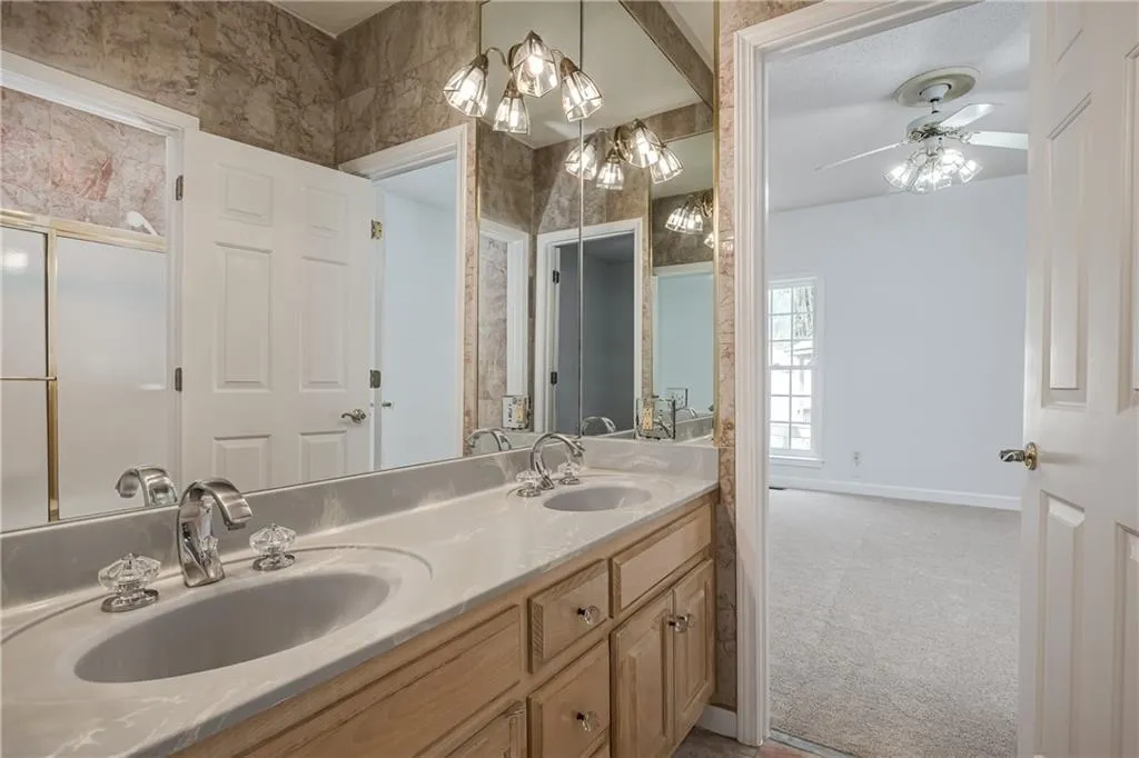 5127 Powers Ferry Road, Sandy Springs, Georgia 30327, 5 Bedrooms Bedrooms, ,4 BathroomsBathrooms,Residential,Sold,5127 Powers Ferry Road,6927836