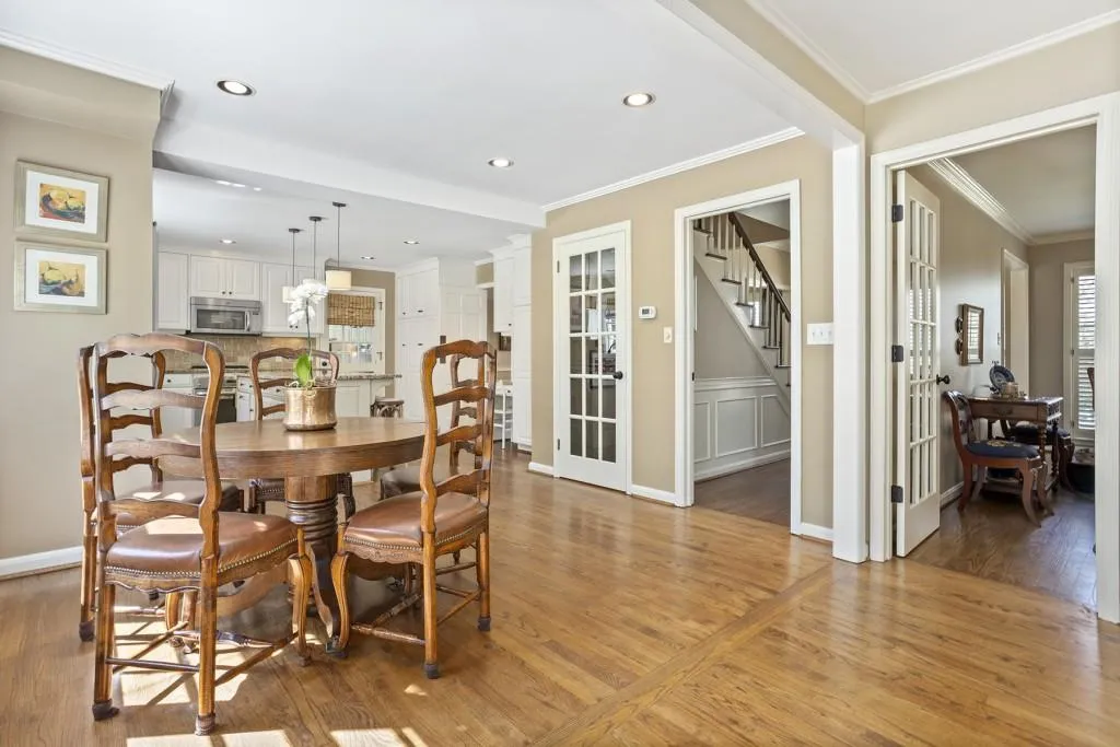 6035 Riverside Drive, Sandy Springs, Georgia 30328, 5 Bedrooms Bedrooms, ,4 BathroomsBathrooms,Residential,Sold,6035 Riverside Drive,6866878