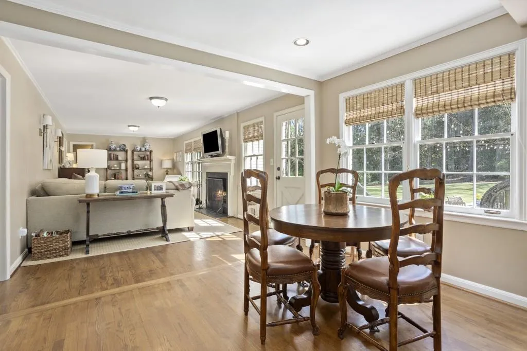 6035 Riverside Drive, Sandy Springs, Georgia 30328, 5 Bedrooms Bedrooms, ,4 BathroomsBathrooms,Residential,Sold,6035 Riverside Drive,6866878