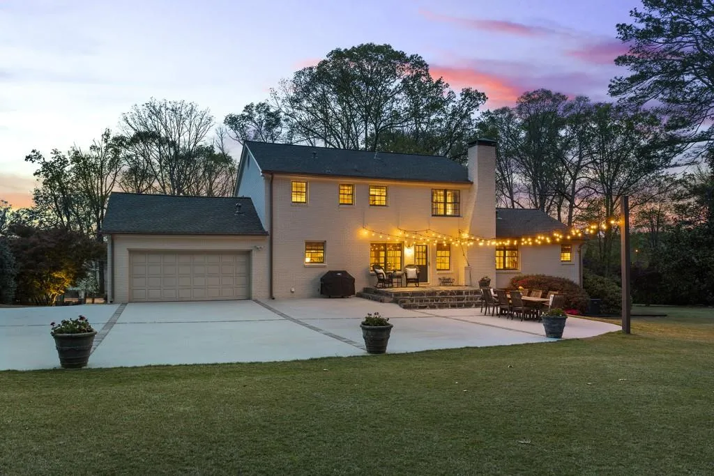 6035 Riverside Drive, Sandy Springs, Georgia 30328, 5 Bedrooms Bedrooms, ,4 BathroomsBathrooms,Residential,Sold,6035 Riverside Drive,6866878