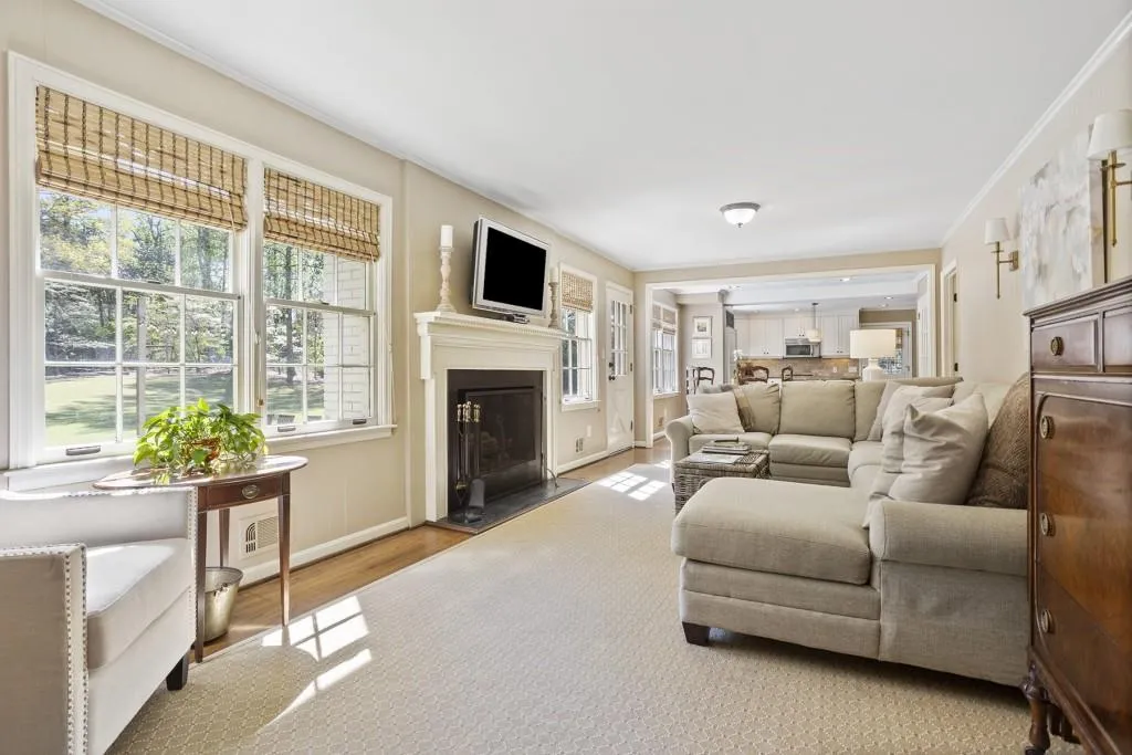 6035 Riverside Drive, Sandy Springs, Georgia 30328, 5 Bedrooms Bedrooms, ,4 BathroomsBathrooms,Residential,Sold,6035 Riverside Drive,6866878