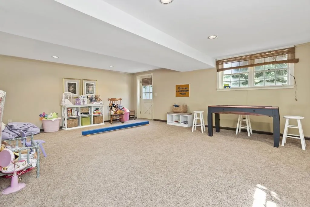 6035 Riverside Drive, Sandy Springs, Georgia 30328, 5 Bedrooms Bedrooms, ,4 BathroomsBathrooms,Residential,Sold,6035 Riverside Drive,6866878