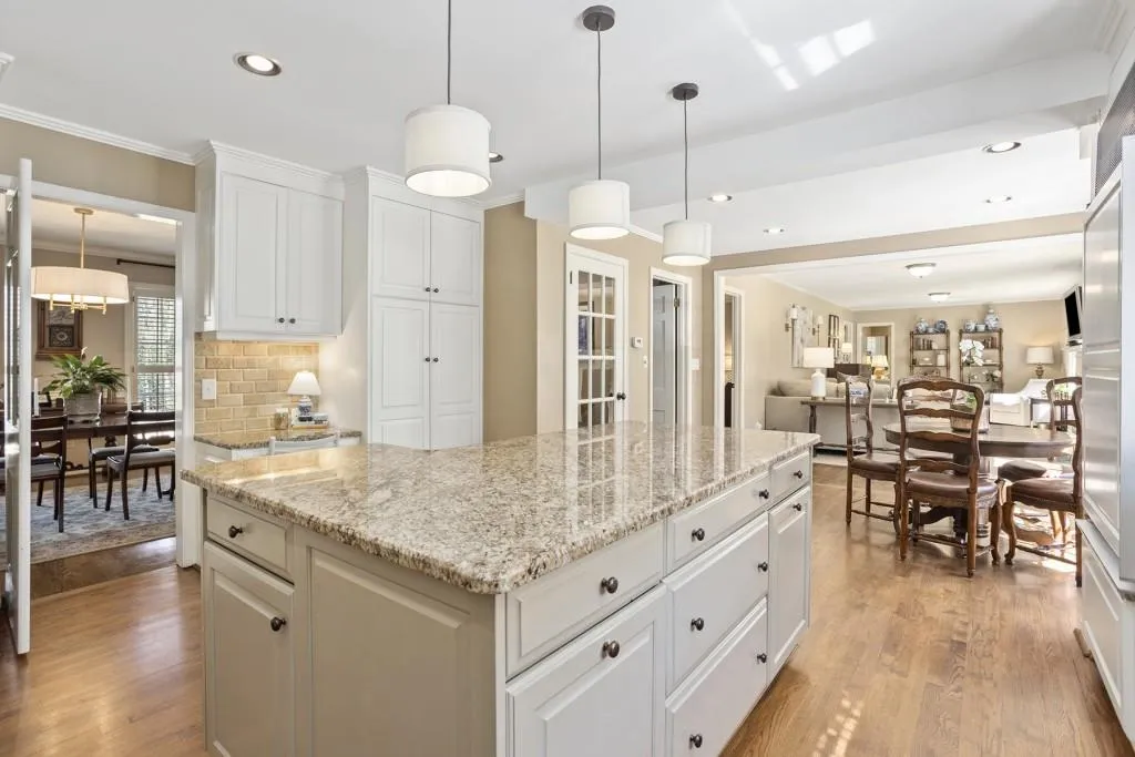 6035 Riverside Drive, Sandy Springs, Georgia 30328, 5 Bedrooms Bedrooms, ,4 BathroomsBathrooms,Residential,Sold,6035 Riverside Drive,6866878