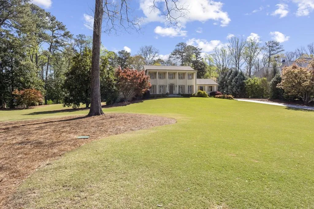 6035 Riverside Drive, Sandy Springs, Georgia 30328, 5 Bedrooms Bedrooms, ,4 BathroomsBathrooms,Residential,Sold,6035 Riverside Drive,6866878