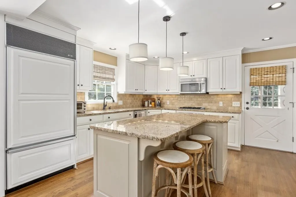 6035 Riverside Drive, Sandy Springs, Georgia 30328, 5 Bedrooms Bedrooms, ,4 BathroomsBathrooms,Residential,Sold,6035 Riverside Drive,6866878