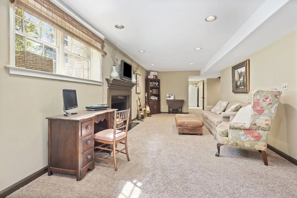 6035 Riverside Drive, Sandy Springs, Georgia 30328, 5 Bedrooms Bedrooms, ,4 BathroomsBathrooms,Residential,Sold,6035 Riverside Drive,6866878