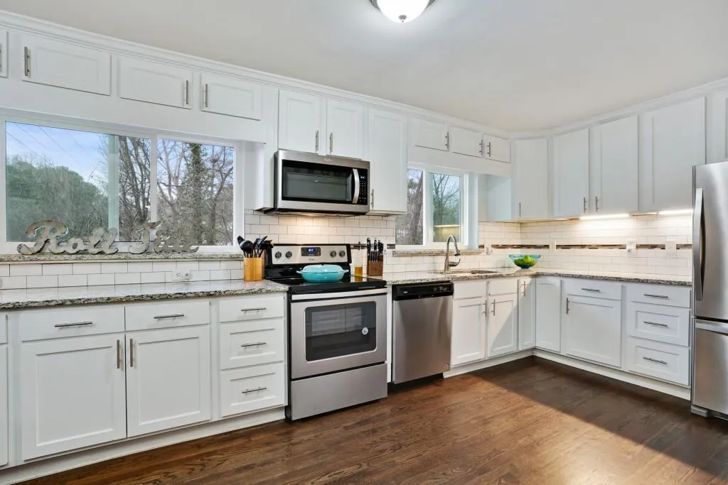 7200 Lancaster Loop, Sandy Springs, Georgia 30328, 4 Bedrooms Bedrooms, ,3 BathroomsBathrooms,Residential,Sold,7200 Lancaster Loop,7168792