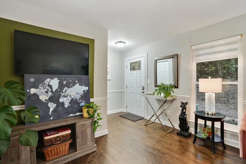 7200 Lancaster Loop, Sandy Springs, Georgia 30328, 4 Bedrooms Bedrooms, ,3 BathroomsBathrooms,Residential,Sold,7200 Lancaster Loop,7168792