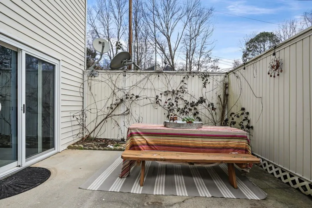 7200 Lancaster Loop, Sandy Springs, Georgia 30328, 4 Bedrooms Bedrooms, ,3 BathroomsBathrooms,Residential,Sold,7200 Lancaster Loop,7168792