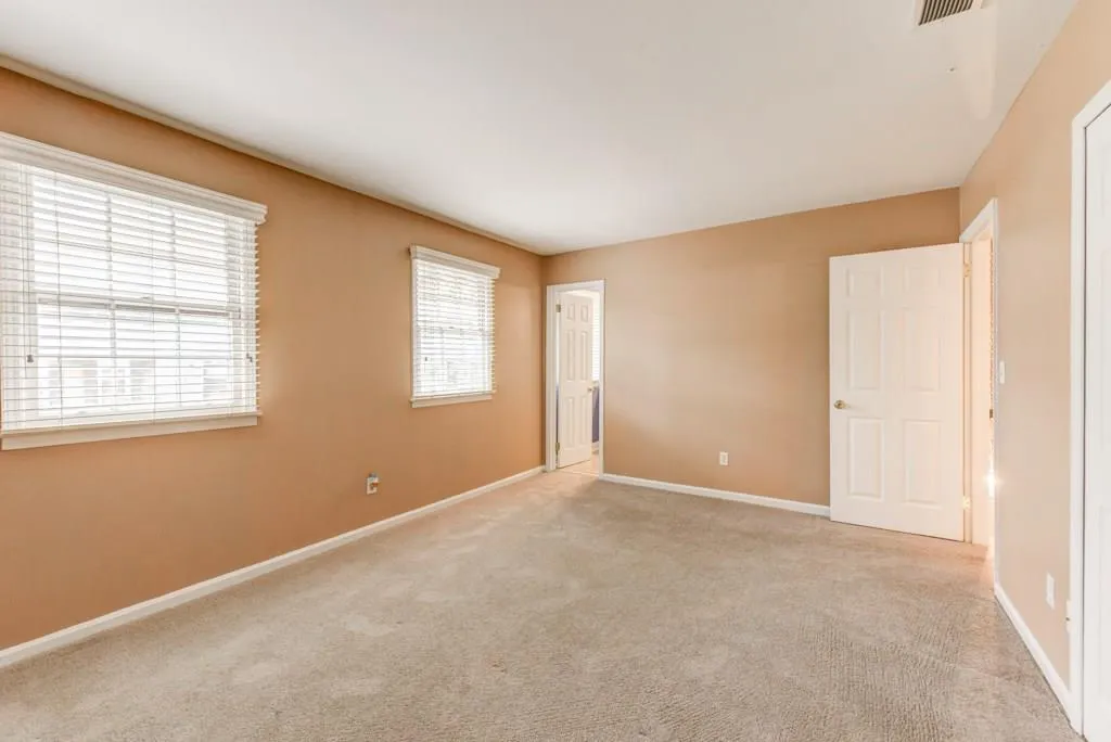 6520 Roswell Road Unit 112, Atlanta, Georgia 30328, 3 Bedrooms Bedrooms, ,2 BathroomsBathrooms,Residential,Sold,6520 Roswell Road Unit 112,6014100