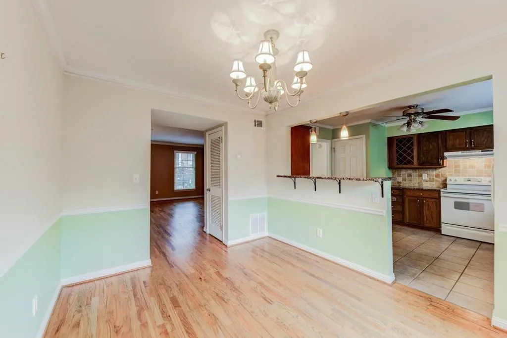 6520 Roswell Road Unit 112, Atlanta, Georgia 30328, 3 Bedrooms Bedrooms, ,2 BathroomsBathrooms,Residential,Sold,6520 Roswell Road Unit 112,6014100